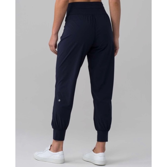 Lululemon Sun Setter Jogger Size 8 - Picture 1 of 8